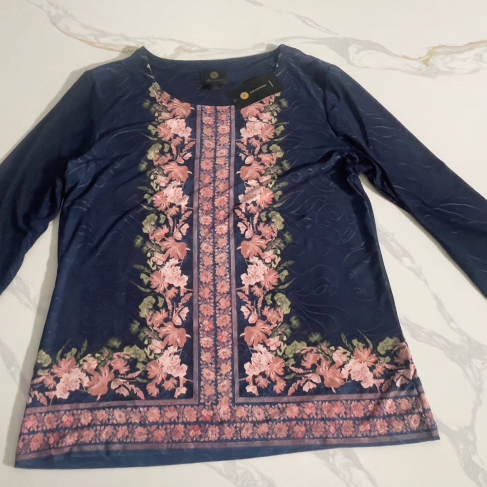 Floral Navy Top